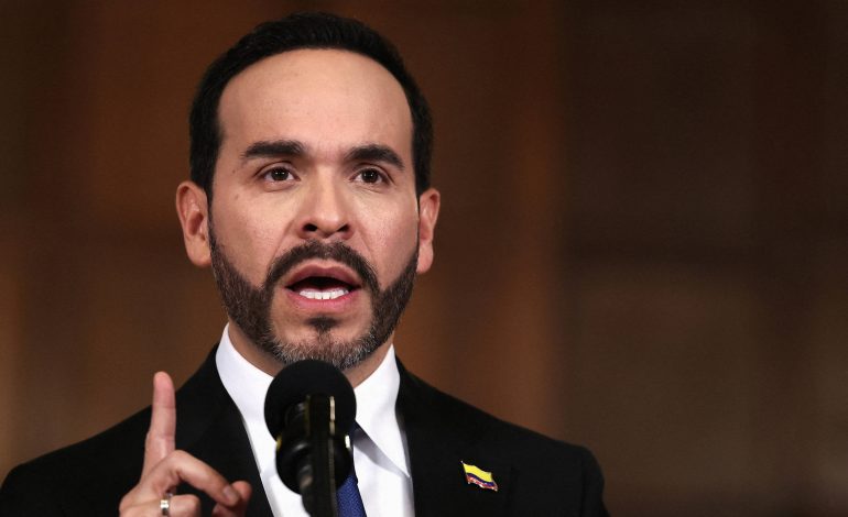 espriella-demite-ministro-e-promulga-orcamento-por-decreto-apos-erro-em-votacao