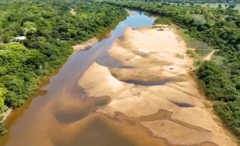 imagens-aereas-mostram-seca-em-rio-da-maior-ilha-fluvial-do-mundo,-no-to;-assista