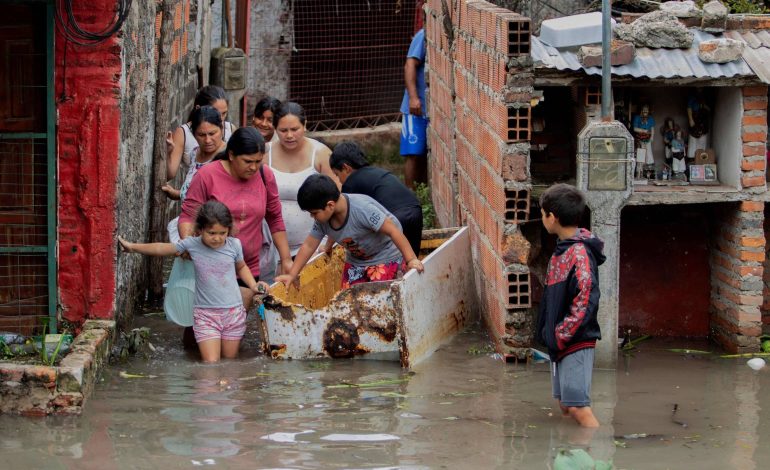 el-nino-provoca-enchentes-e-desaloja-2.000-no-nordeste-da-argentina