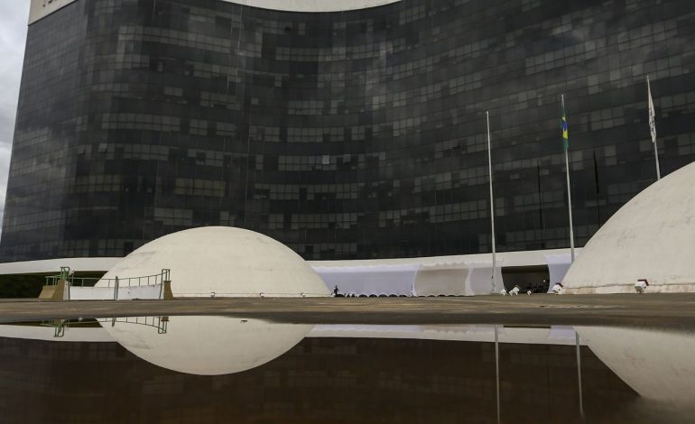 tse-diz-que-contagem-dos-votos-sera-retomada-as-19h