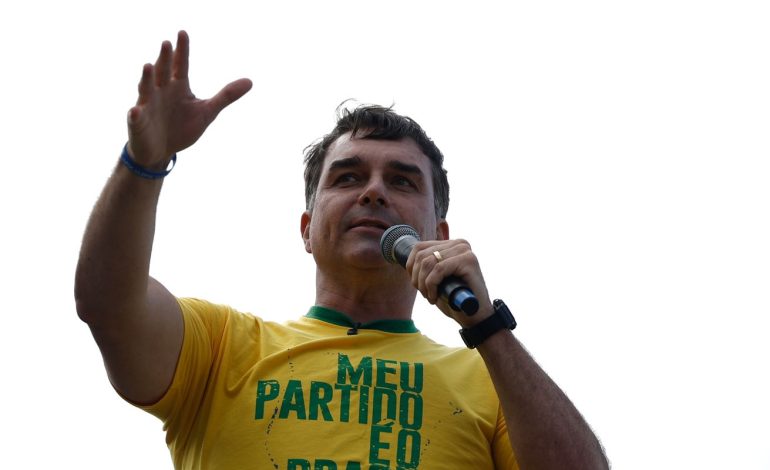 aliado-de-trump-diz-que-flavio-bolsonaro-chegou-aos-eua