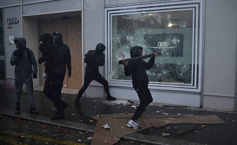 senado-frances-aprova-projeto-que-permite-cobrar-manifestantes-por-vandalismo
